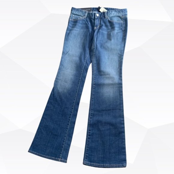 NWT Ann Taylor Modern Boot Cut Jeans in Classic Mid Wash Size 2P - Picture 1 of 7